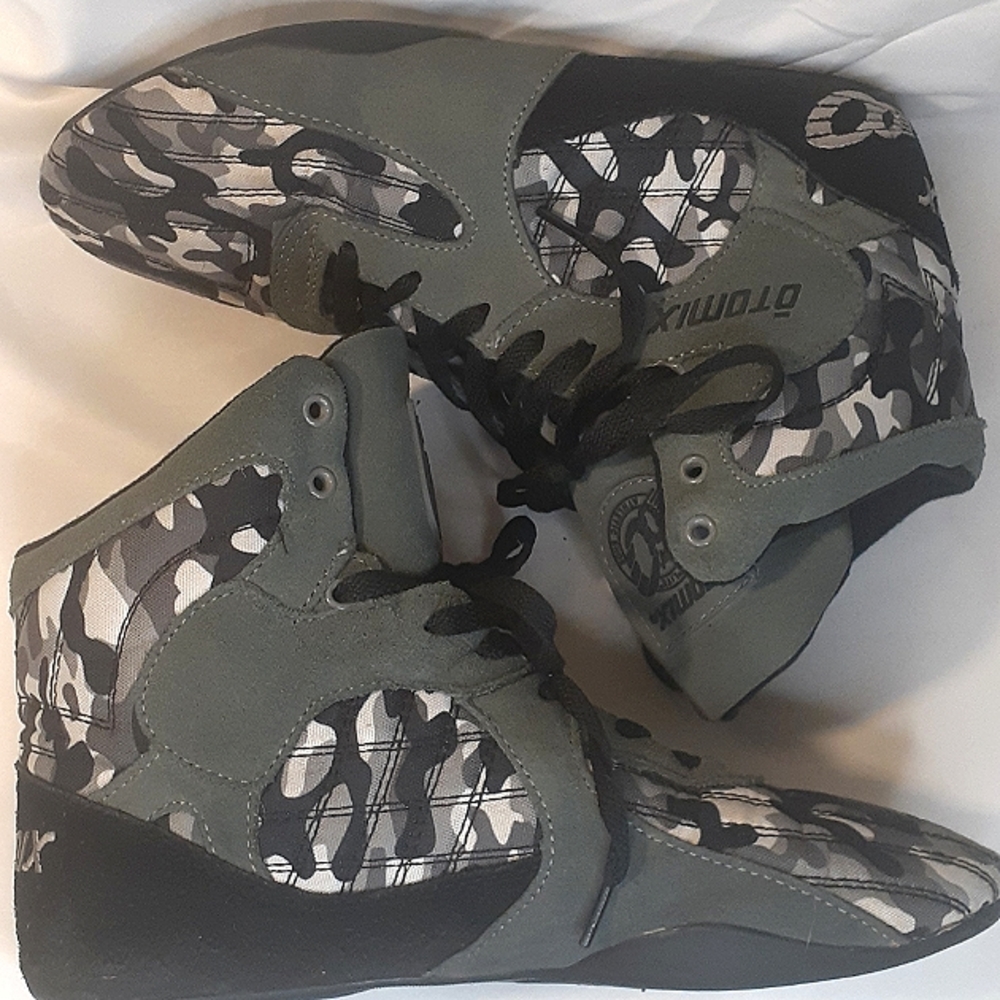 Otomix Camo Wrestling/Casual Shoe. Army Gray/Black.